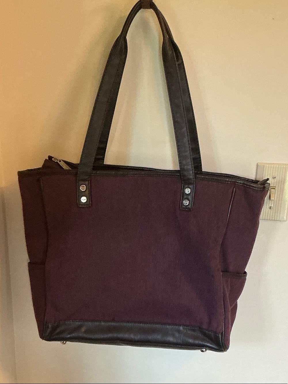 thirty-one Plum Tote with Brown Trim
